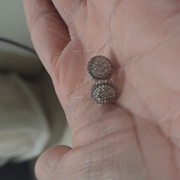 1 carot Kay's Jewelers Diamond earrings 1 year old - Picture 2 of 2